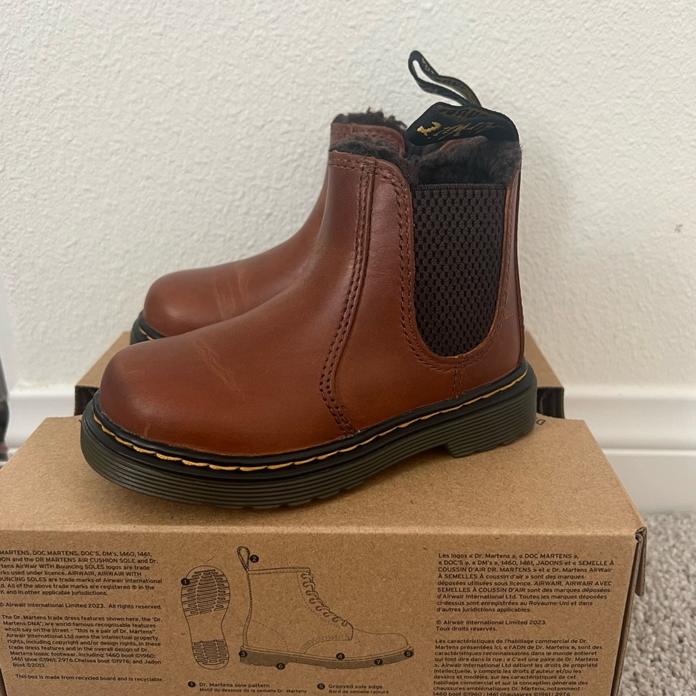 Toddler dr. Martens Chelsea boot
